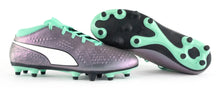 Laden Sie das Bild in den Galerie-Viewer, PUMA ONE 4 IL Syn FG Jr Kinder Fußballschuhe Nocken Grün Silber Gr. 37,5 UK 4,5 - Weseli
